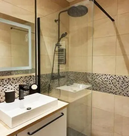 Modern Chic 60m² Prox Transports & Commerces *